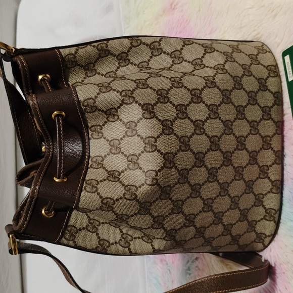 SALE! Authentic Gucci GG Supreme Drawstring Vintage Shoulder Bag - Picture 4 of 16